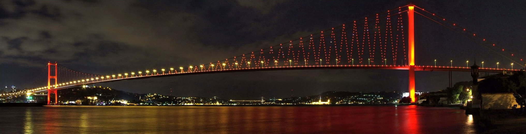 Bosphorus_Bridge_Night.jpg